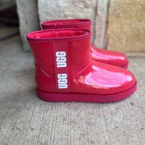 Hibiscus pink Clear Ugg worn once